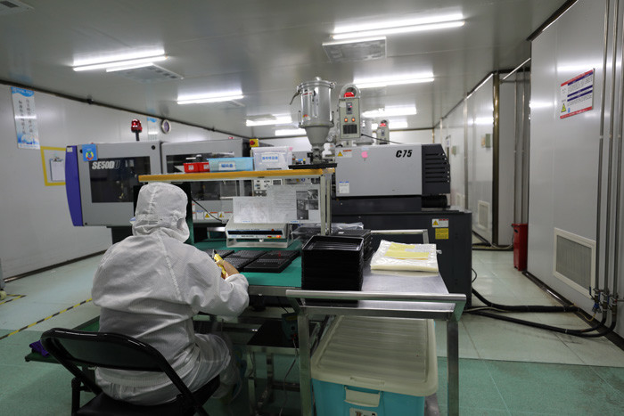 SICHUAN VSTAR OPTICAL TECHNOLOGY CO.,LTD ligne de production en usine
